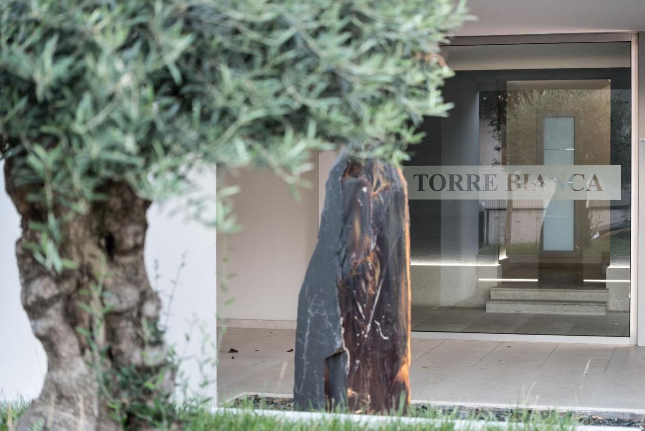 Appartamenti Torre Bianca لينانو سابيادورو المظهر الخارجي الصورة