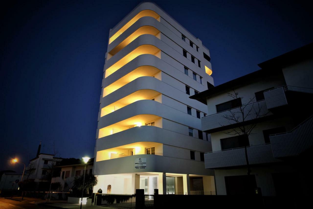 Appartamenti Torre Bianca لينانو سابيادورو المظهر الخارجي الصورة